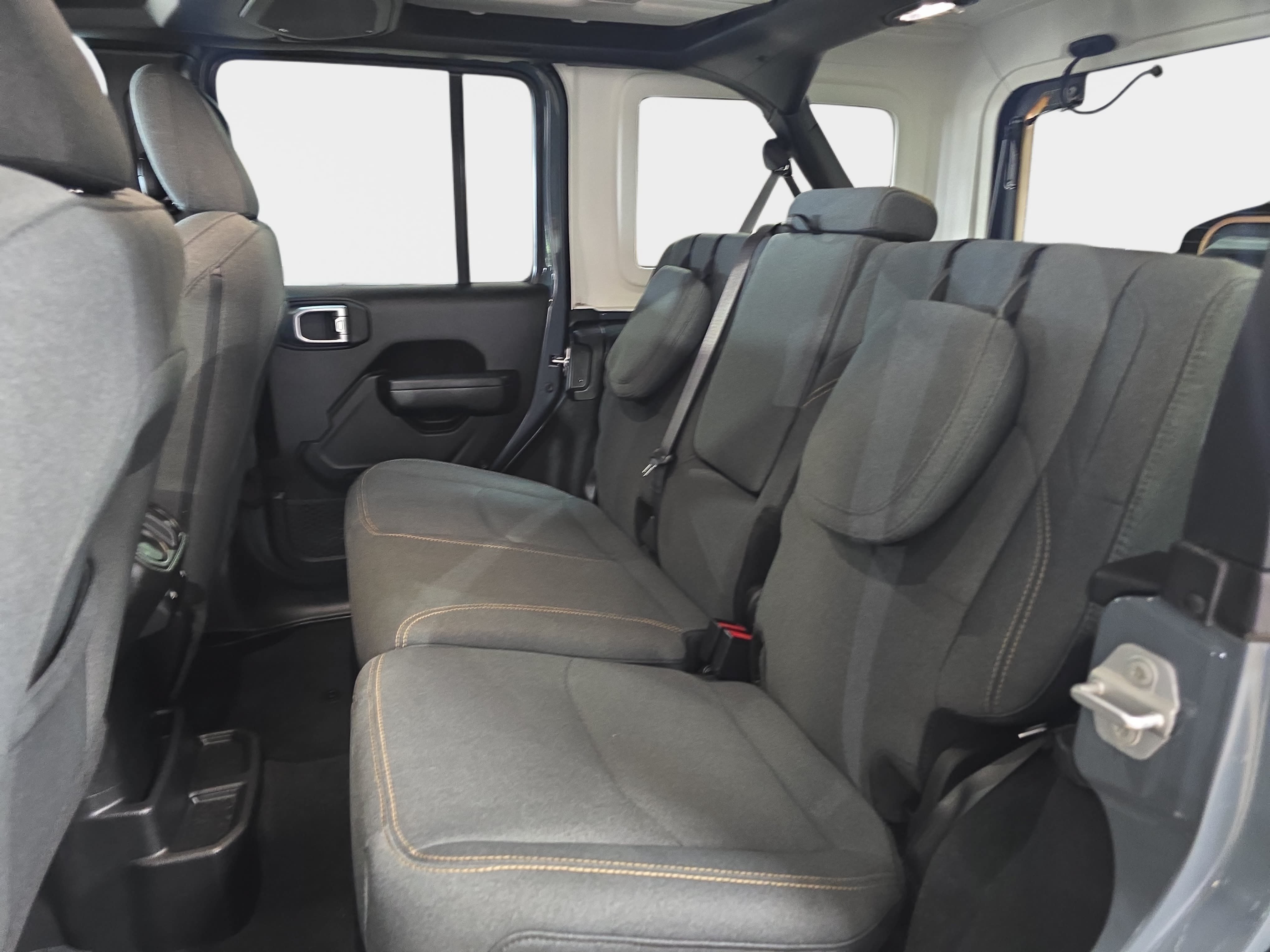 Used 2024 Jeep Wrangler Unlimited AWD/4WD image 11
