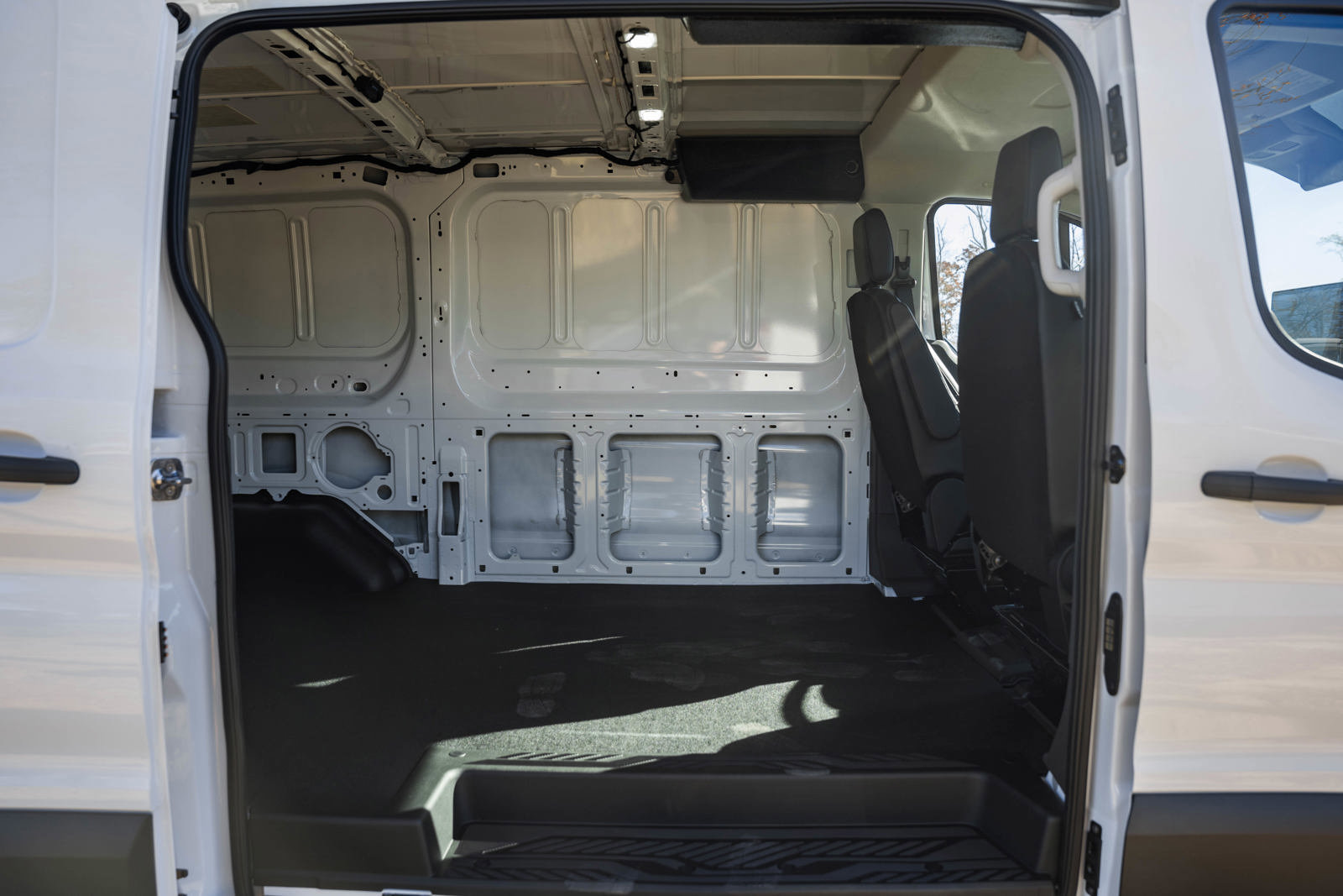 New 2026 Ford Transit 250 Low Roof RWD image 22