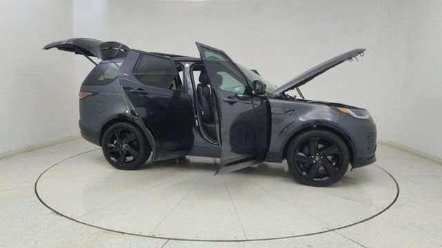Used 2024 Land Rover Discovery Dynamic SE AWD/4WD image 74