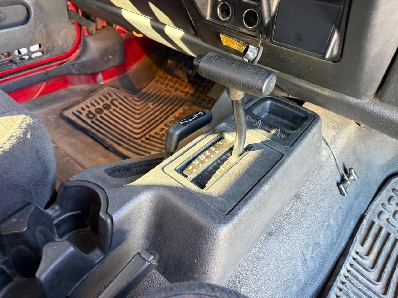 Used 2004 Jeep Wrangler 2dr Unlimited 4WD w/ Convenience Group image 17