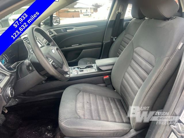 Used 2017 Ford Fusion SE w/ Fusion SE Technology Package image 10
