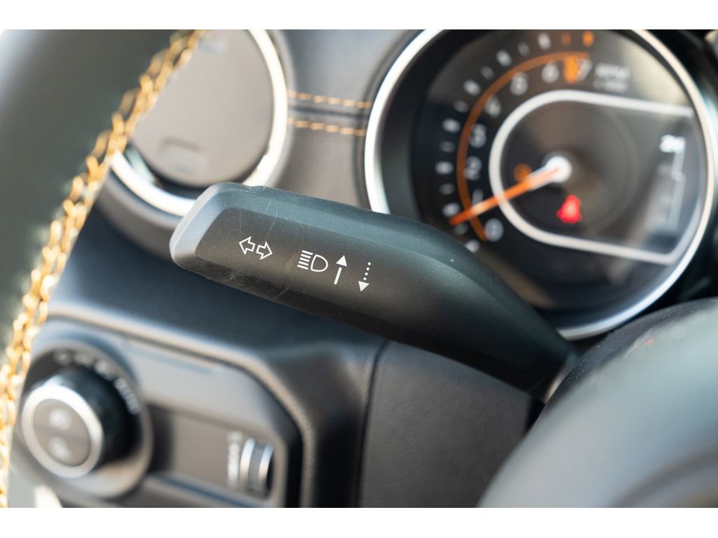 Used 2023 Jeep Gladiator Overland AWD/4WD image 19