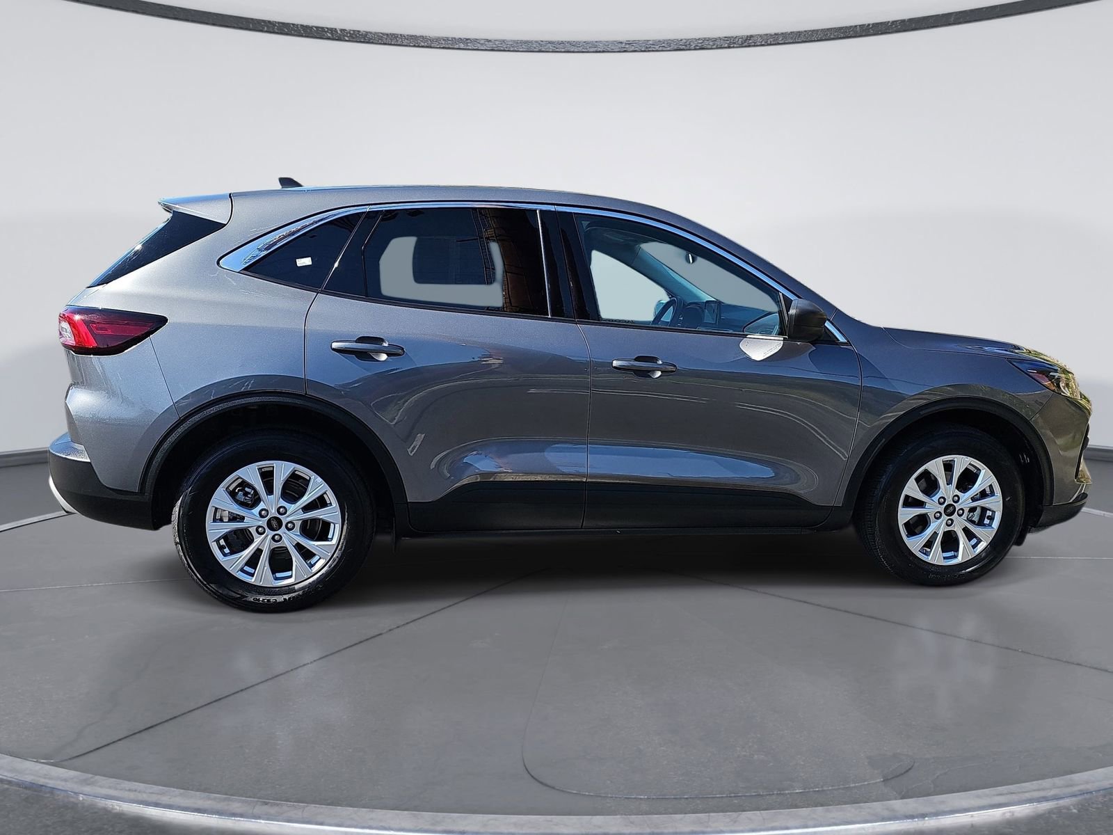 Used 2024 Ford Escape Active FWD image 2