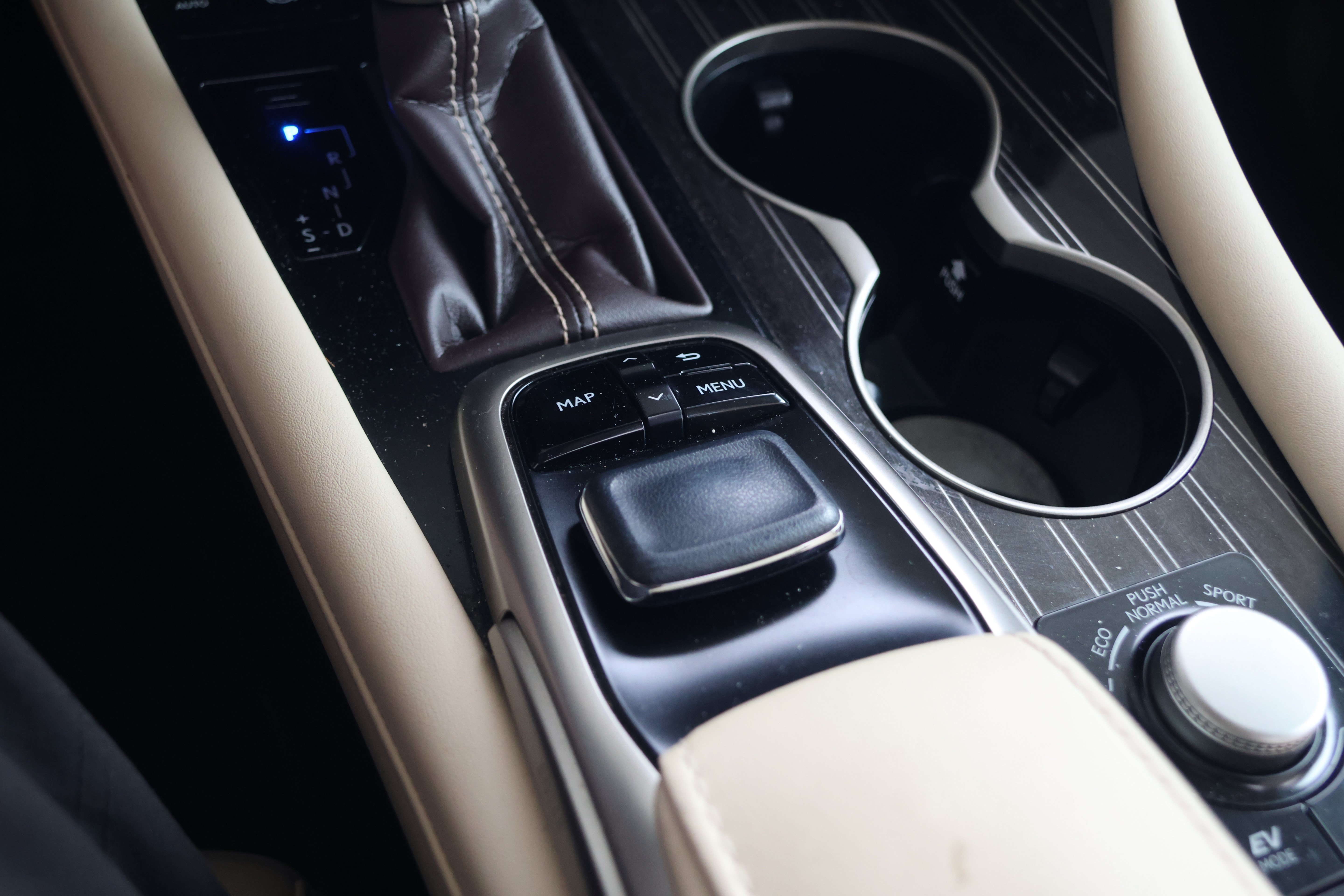 Used 2019 Lexus RX 450h AWD w/ Luxury Package image 29