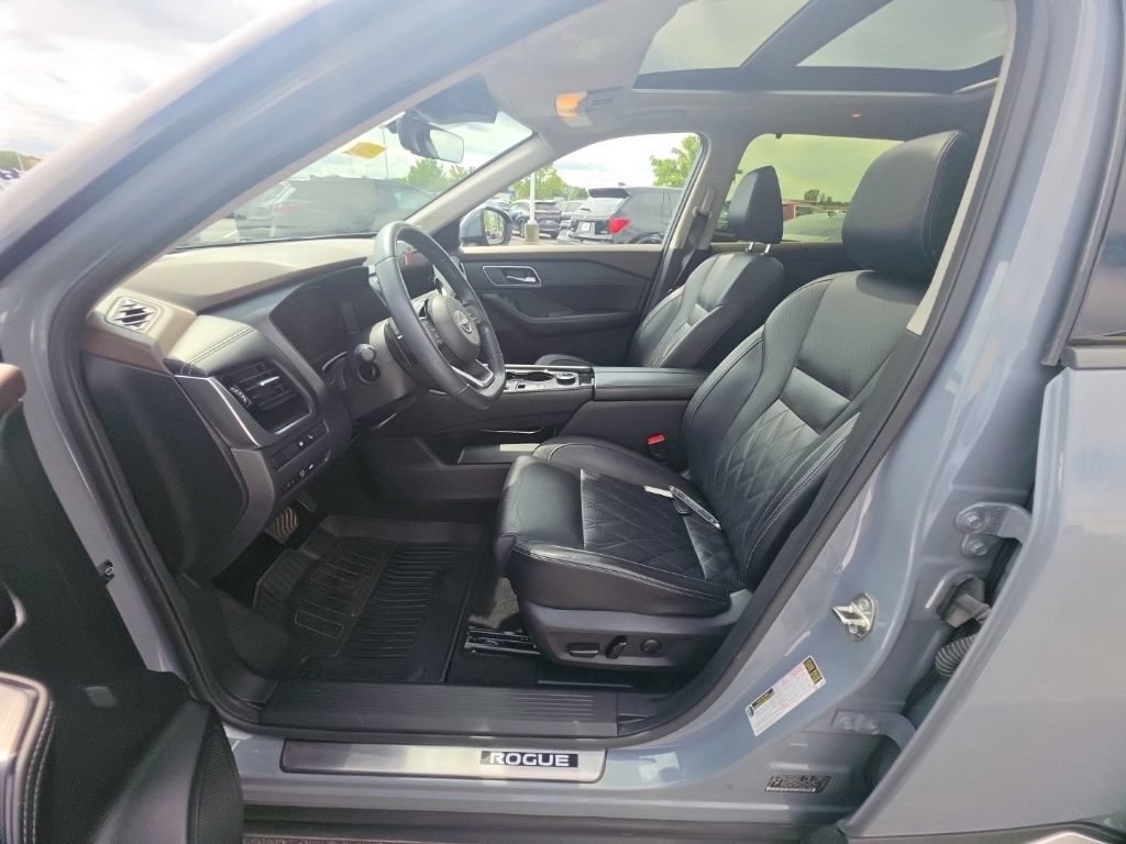Used 2023 Nissan Rogue Platinum w/ Platinum Premium Package AWD/4WD image 13