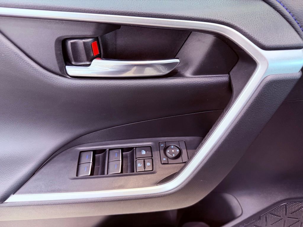Used 2022 Toyota RAV4 XSE image 19