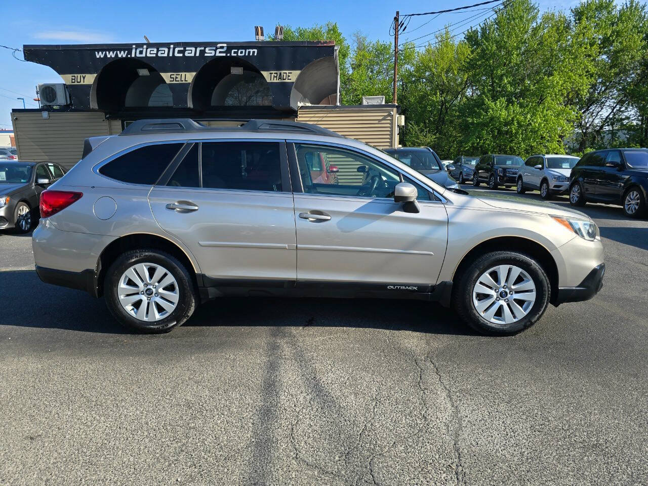 Used 2015 Subaru Outback 2.5i Premium AWD/4WD image 2