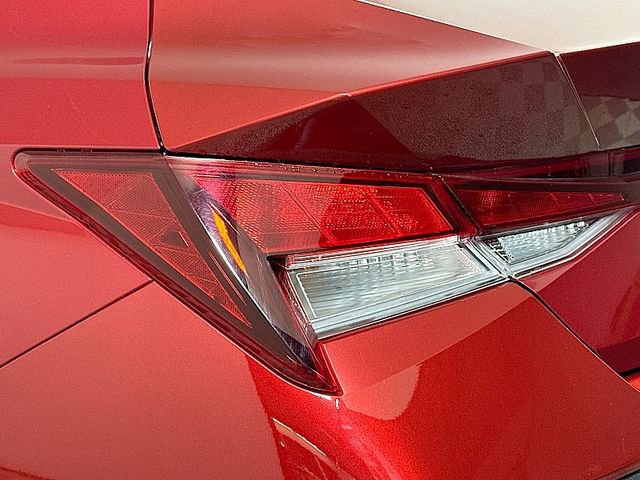 Used 2025 Hyundai Elantra SE FWD image 29