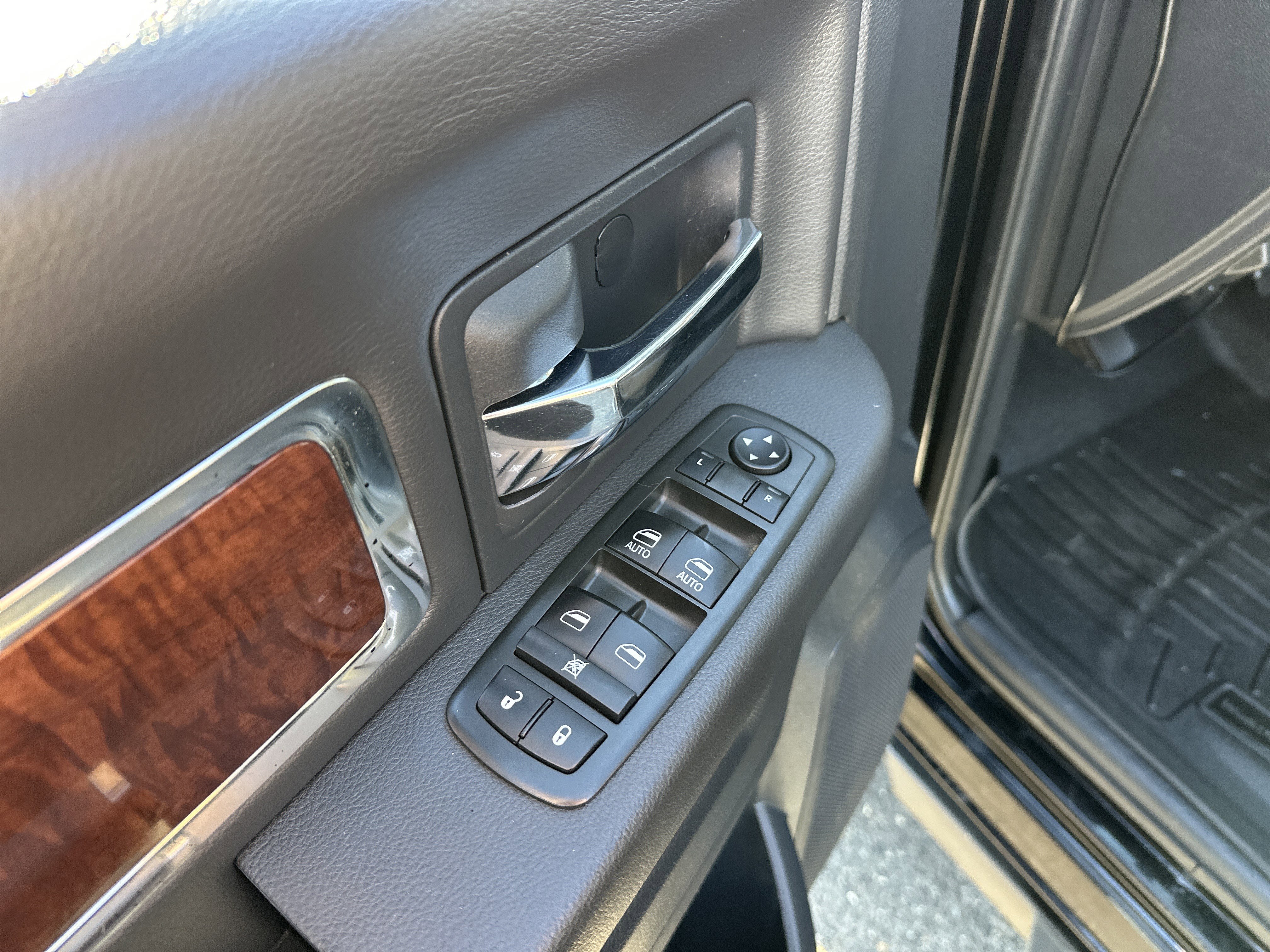 Used 2012 RAM 3500 Laramie w/ Protection Group image 15