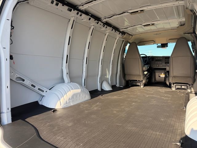 New 2025 Chevrolet Express 3500 w/ Driver Convenience Package image 29