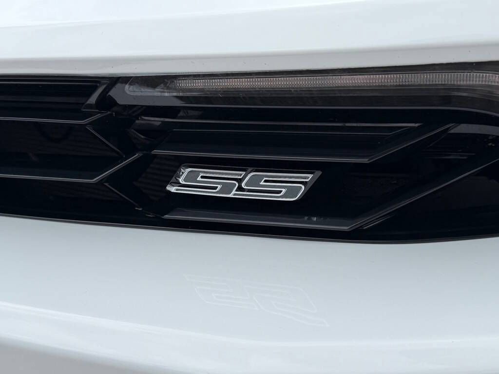 Used 2020 Chevrolet Camaro SS RWD image 19