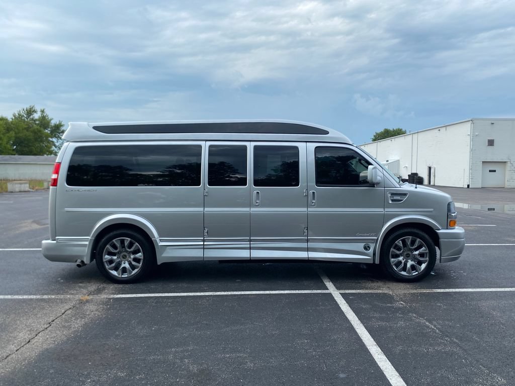 Used 2025 Chevrolet Express 2500 Extended w/ Driver Convenience Package RWD image 8