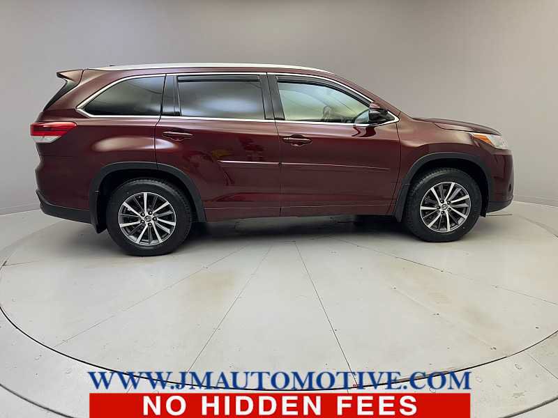 Used 2018 Toyota Highlander XLE AWD/4WD image 6