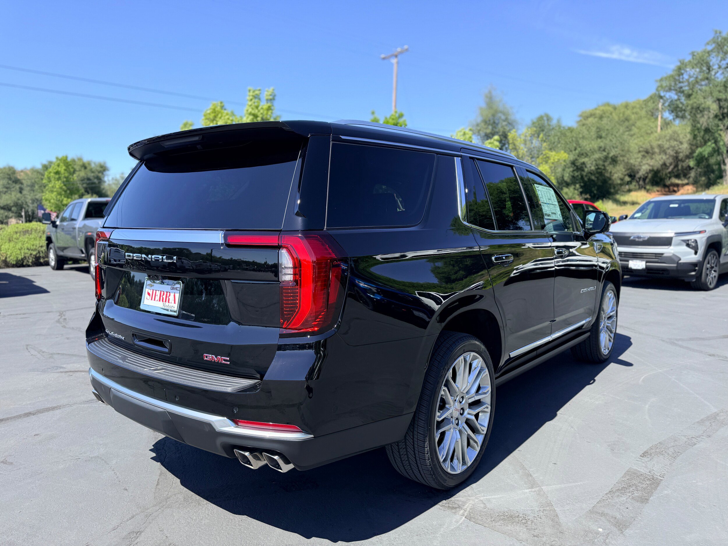 New 2026 GMC Yukon Denali w/ Denali Reserve Package AWD/4WD image 4