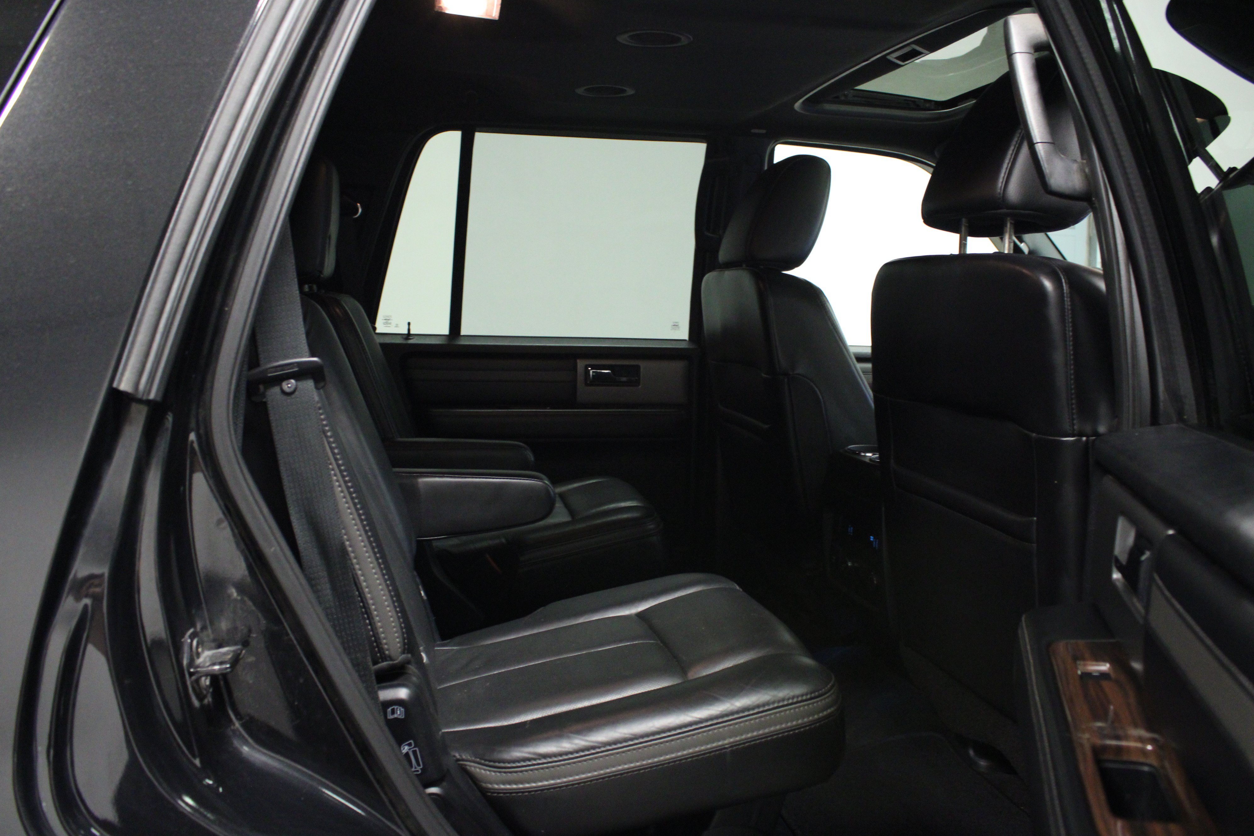 Used 2015 Ford Expedition Platinum AWD/4WD image 16