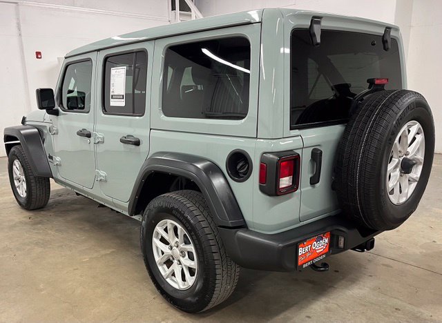 Used 2023 Jeep Wrangler Unlimited Sport w/ Sun And Sound Package AWD/4WD image 4