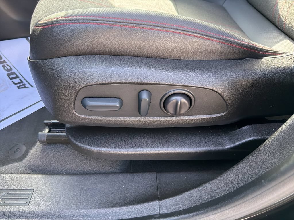 Used 2022 Chevrolet Equinox RS w/ Infotainment Package FWD image 20