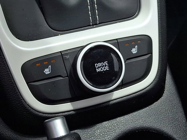 Used 2024 Hyundai Venue Limited FWD image 26