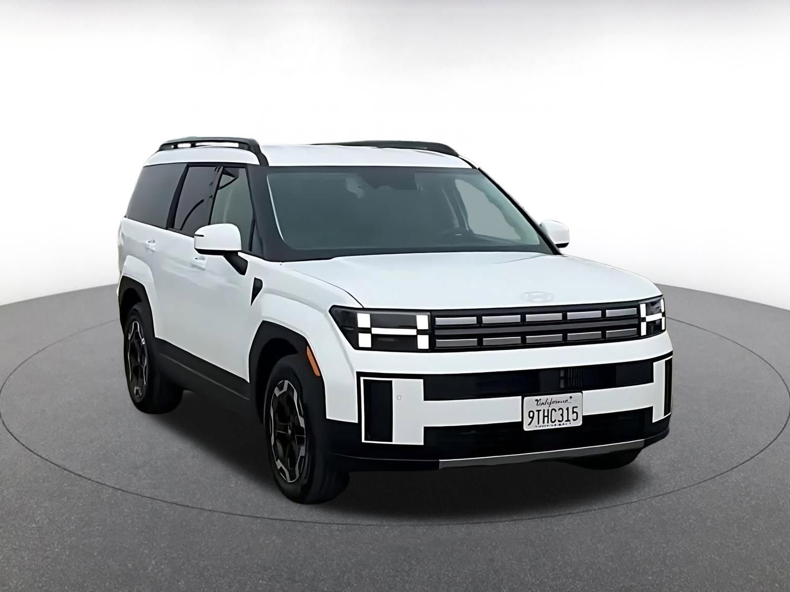 Used 2025 Hyundai Santa Fe SEL image 3