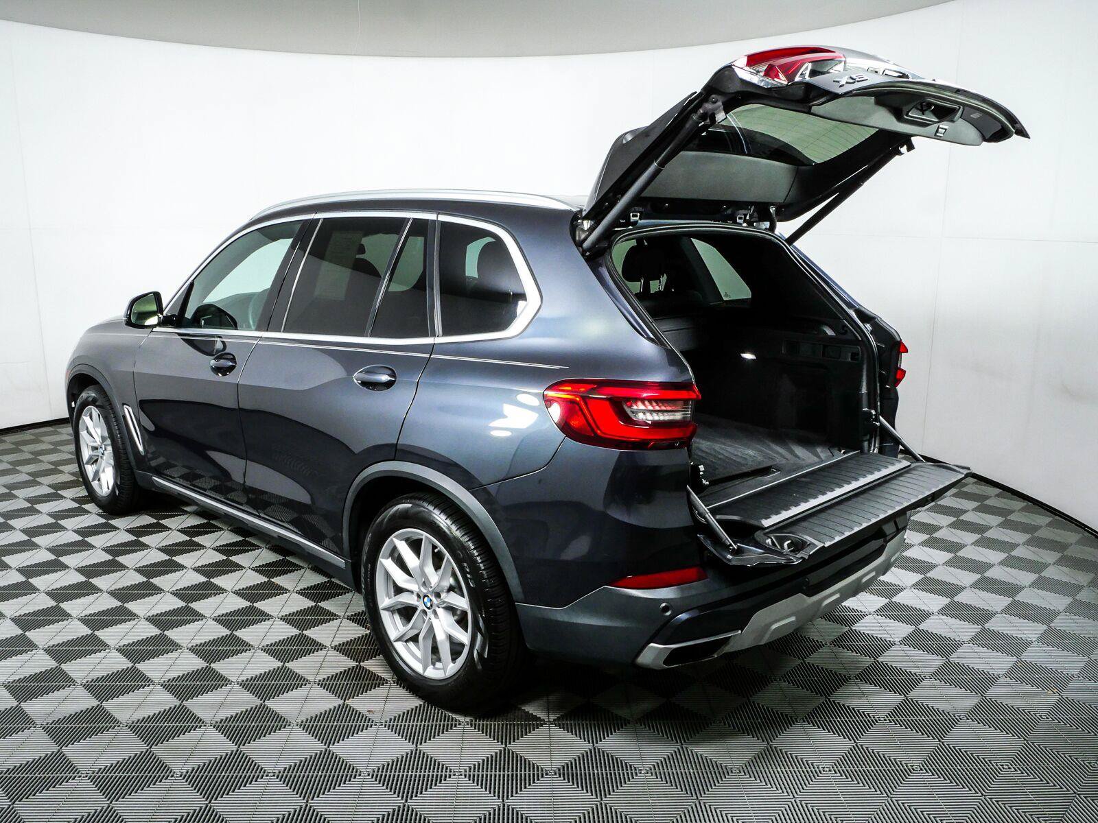 Used 2019 BMW X5 xDrive40i w/ Convenience Package AWD/4WD image 36
