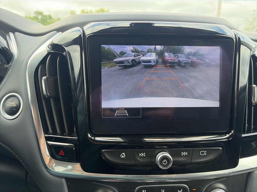 Used 2021 Chevrolet Traverse LT image 20