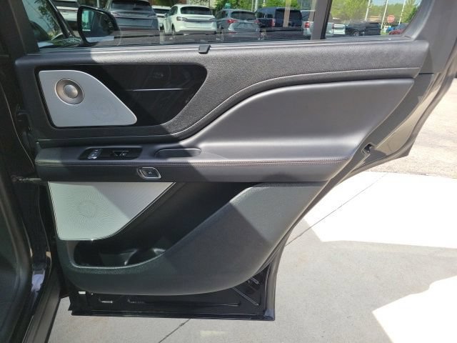 Certified 2023 Lincoln Aviator Reserve w/ Equipment Group 201A AWD/4WD image 29