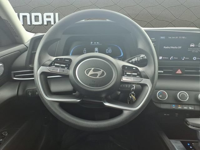 Used 2024 Hyundai Elantra SE FWD image 16