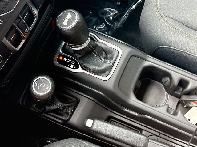Used 2024 Jeep Wrangler Unlimited Sport AWD/4WD image 26