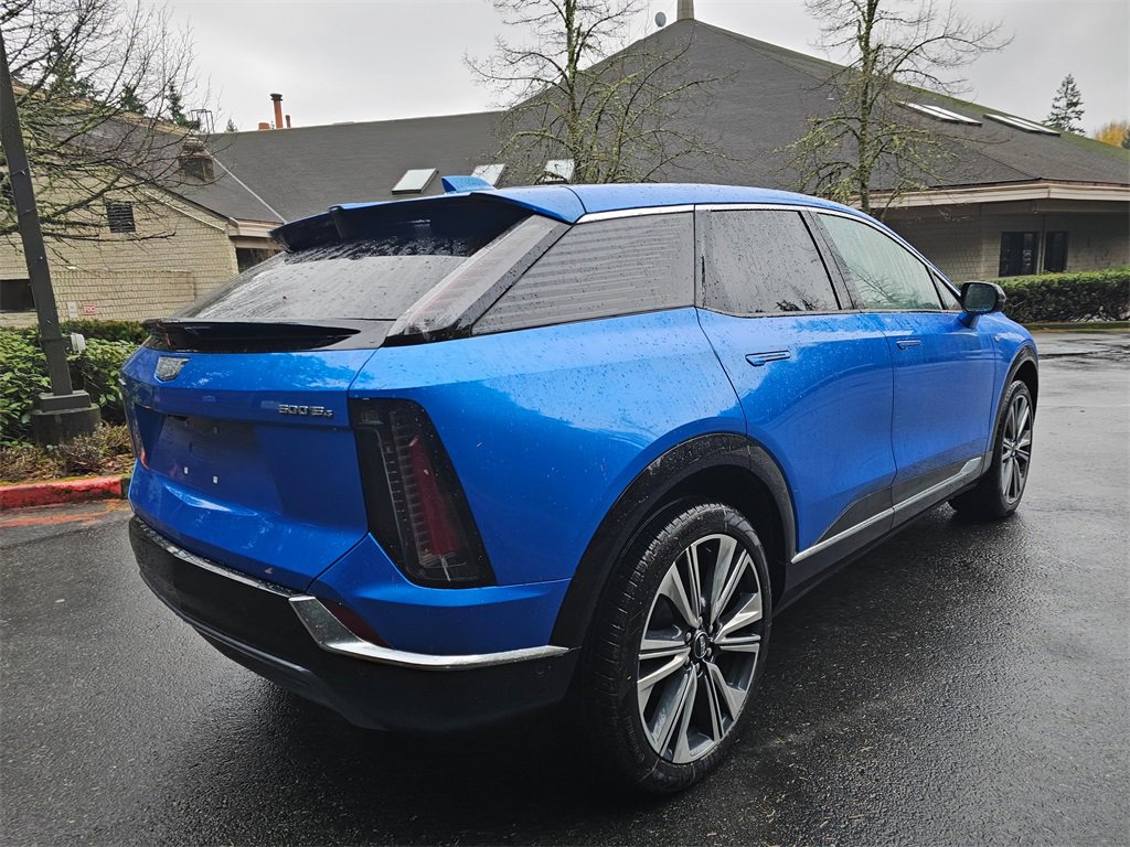 New 2026 Cadillac Optiq Luxury 2 image 5