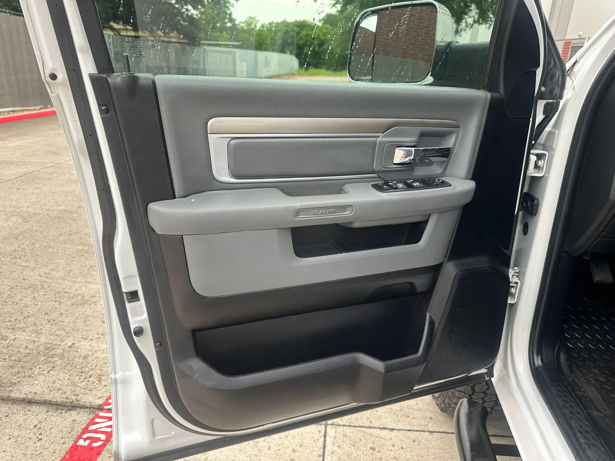Used 2016 RAM 2500 SLT AWD/4WD image 16