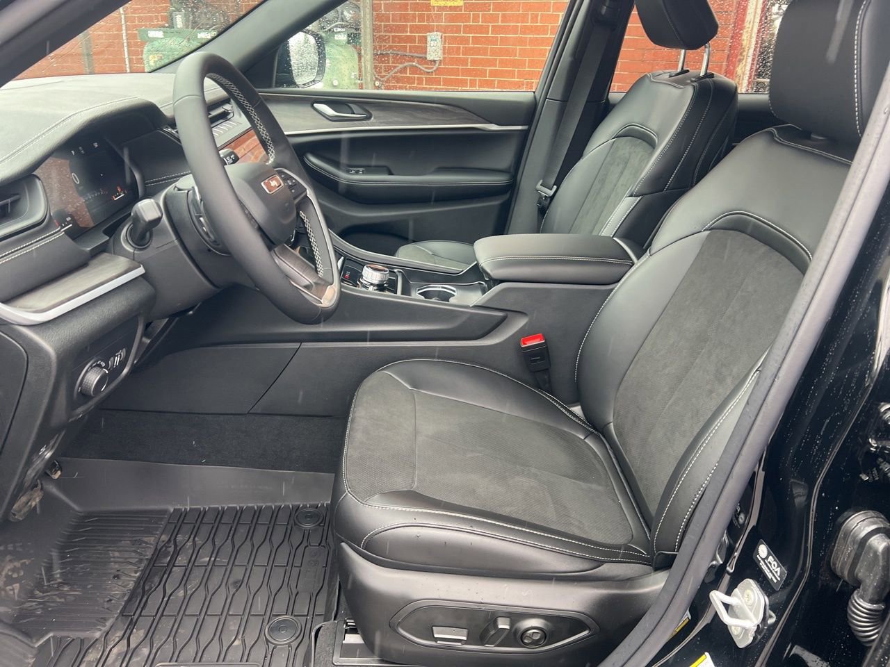 New 2026 Jeep Grand Cherokee Altitude image 14