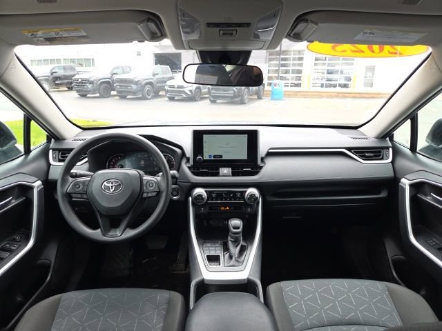 Used 2025 Toyota RAV4 XLE AWD/4WD image 21