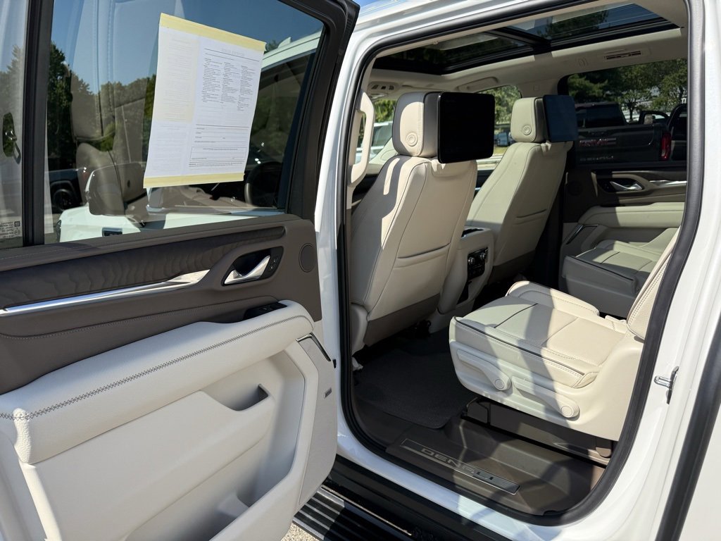 Certified 2024 GMC Yukon XL Denali w/ Denali Reserve Package image 45