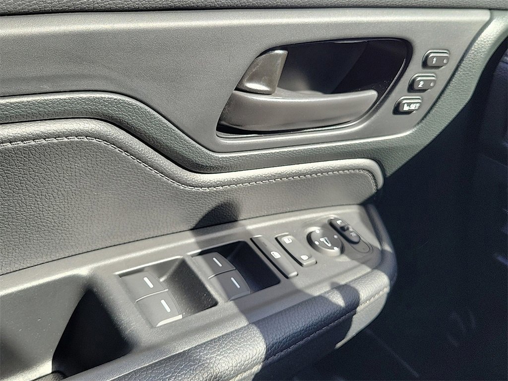 Used 2023 Honda Odyssey Sport image 14