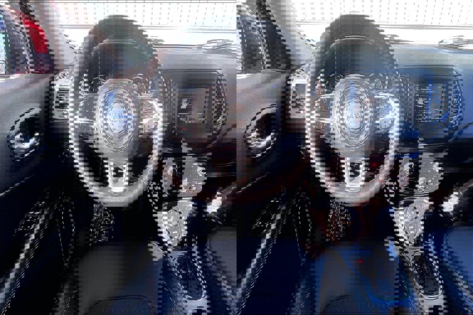 Used 2019 Jeep Compass Latitude w/ Cold Weather Group image 6