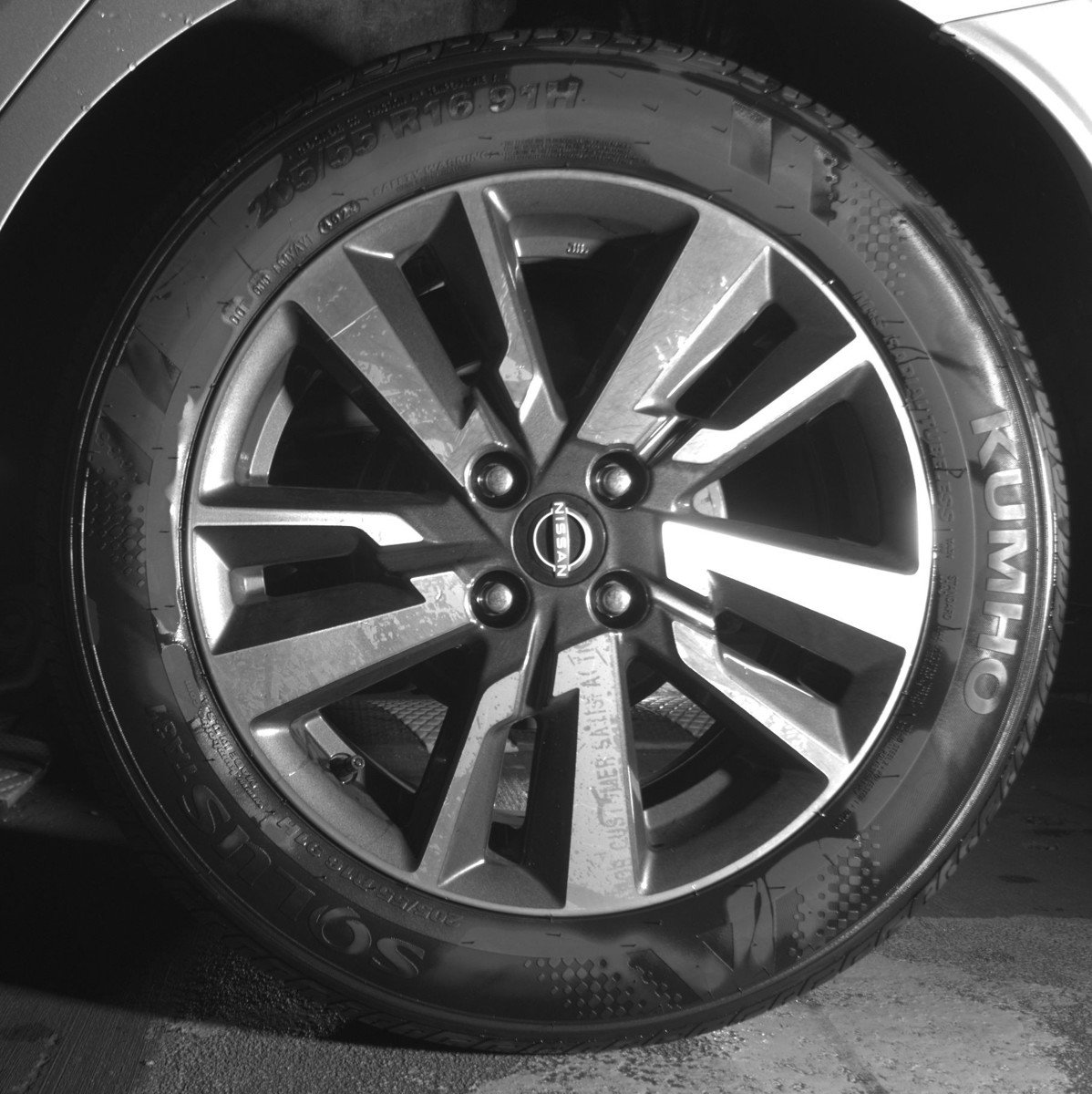 Used 2025 Nissan Versa SV image 14