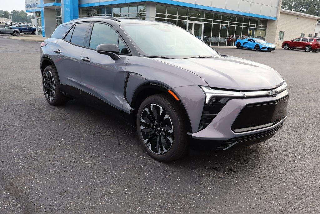 New 2025 Chevrolet Blazer EV RS image 2