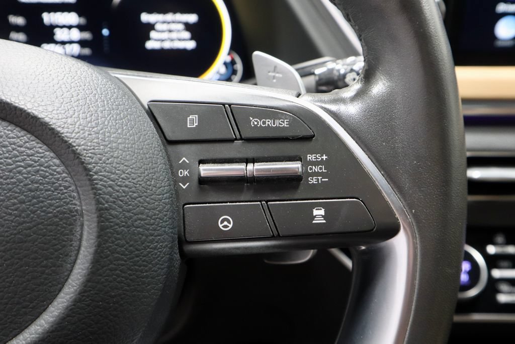 Used 2023 Hyundai Sonata Limited w/ Preferred Accessory Package FWD image 32