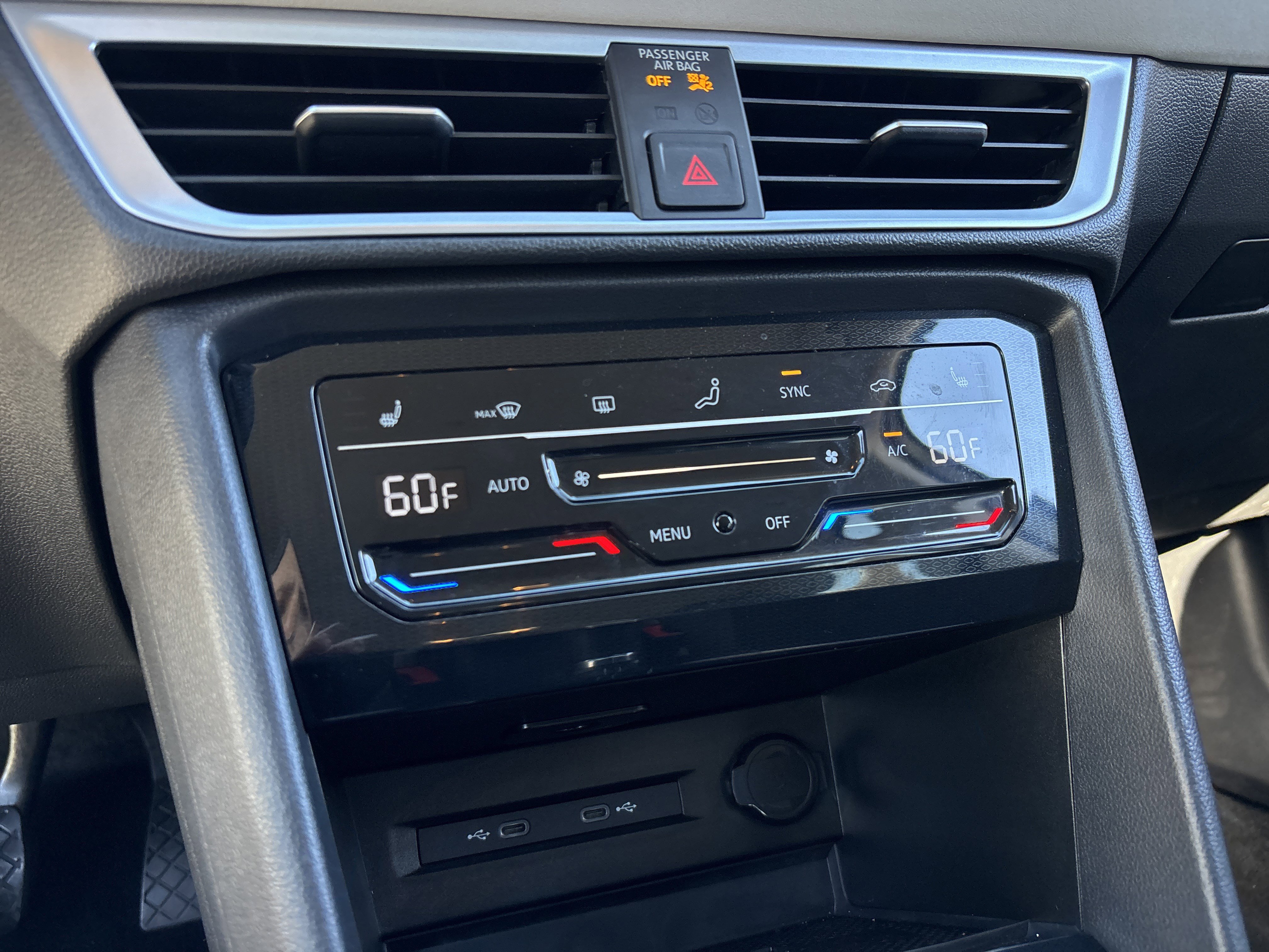 Used 2025 Volkswagen Taos SE image 23