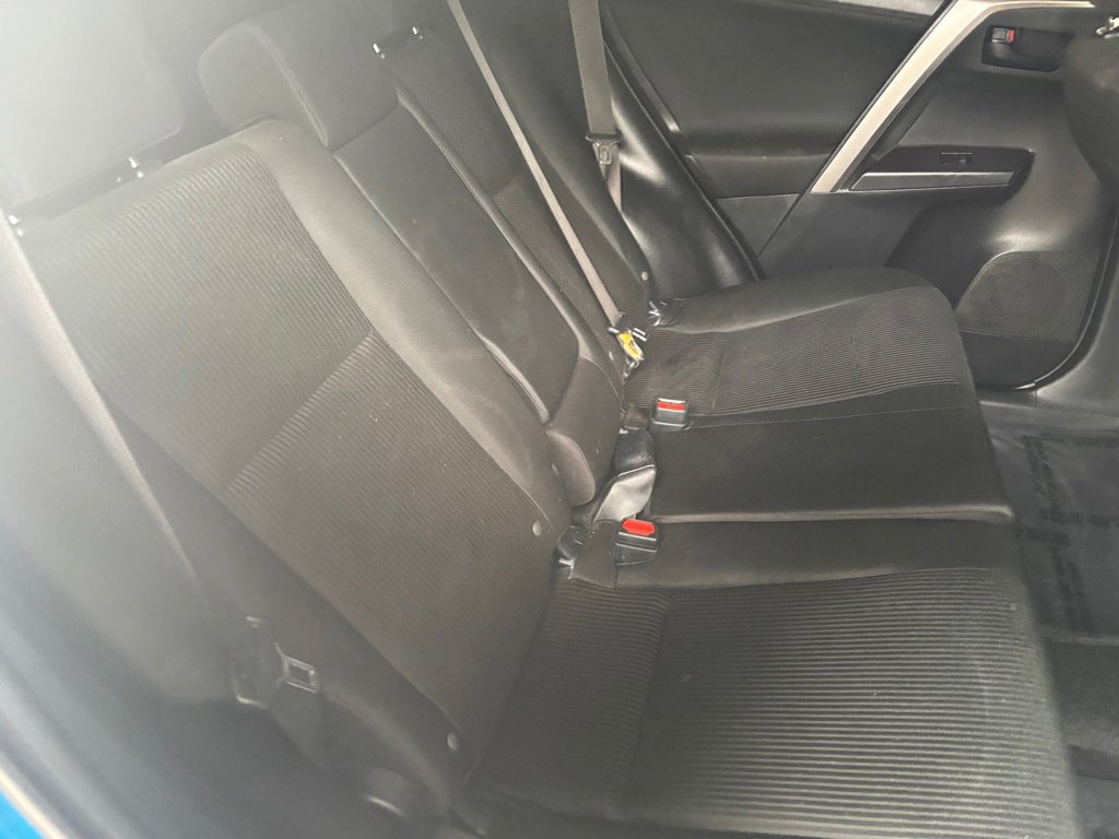 Used 2018 Toyota RAV4 LE w/ All Weather Liner Package image 31