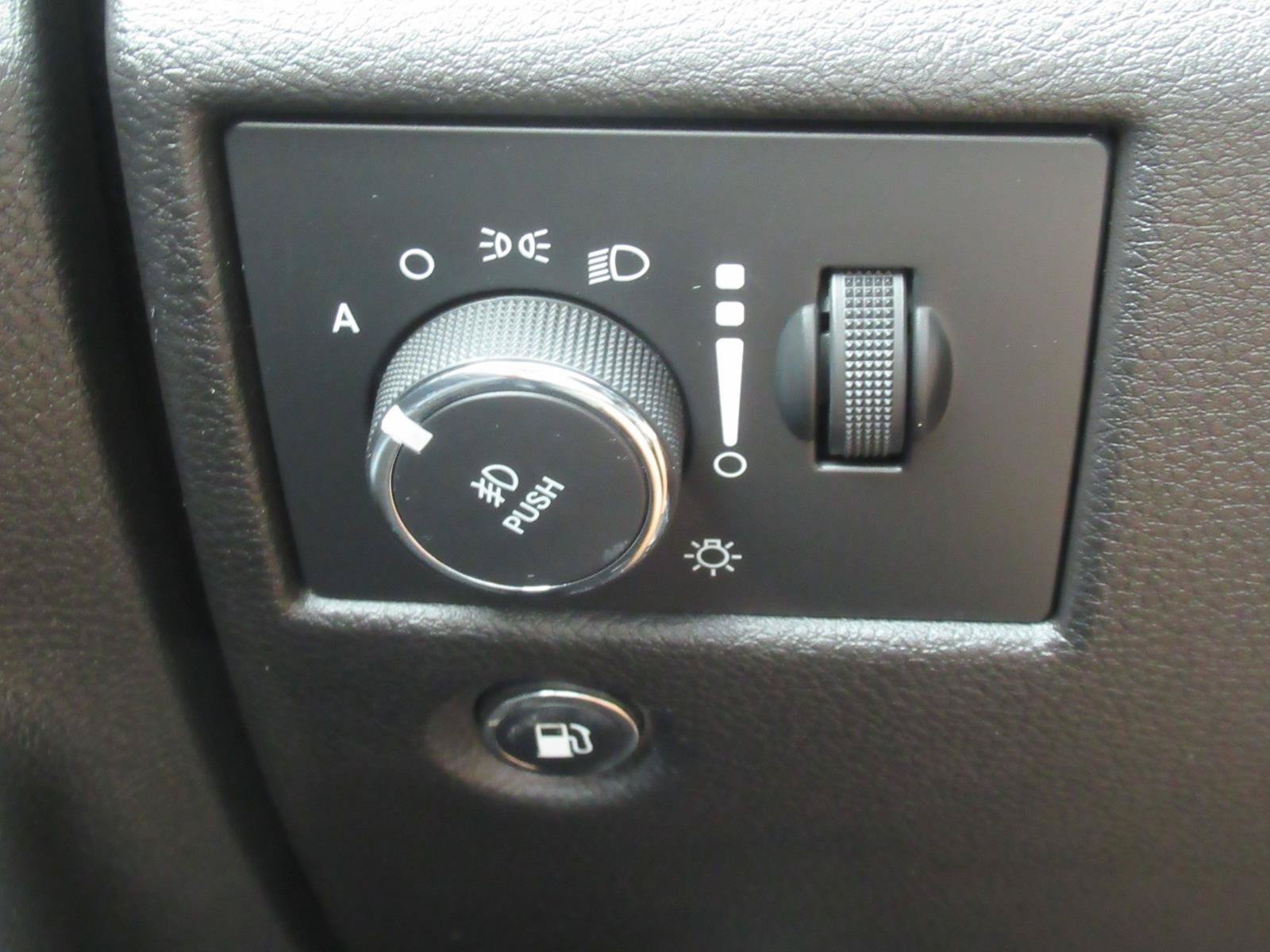 Used 2017 Jeep Grand Cherokee Overland AWD/4WD image 24