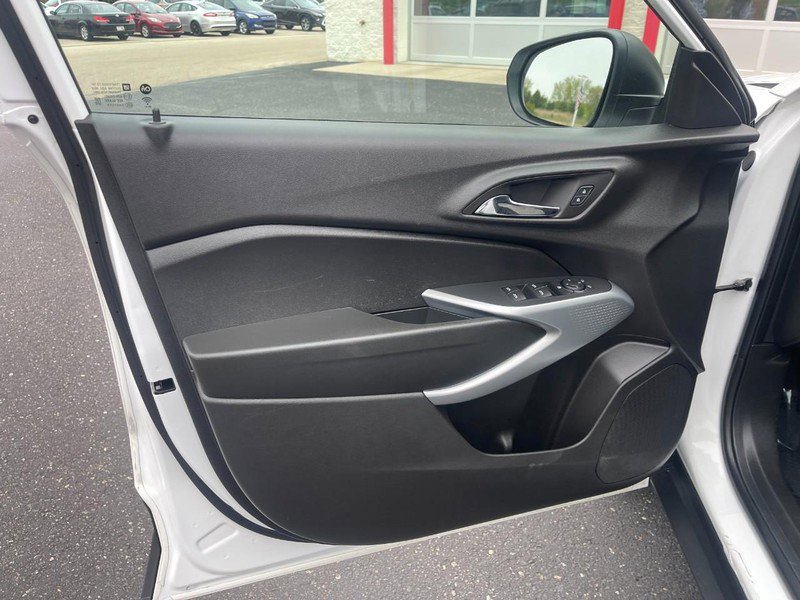 Used 2024 Chevrolet Trax LS FWD image 17