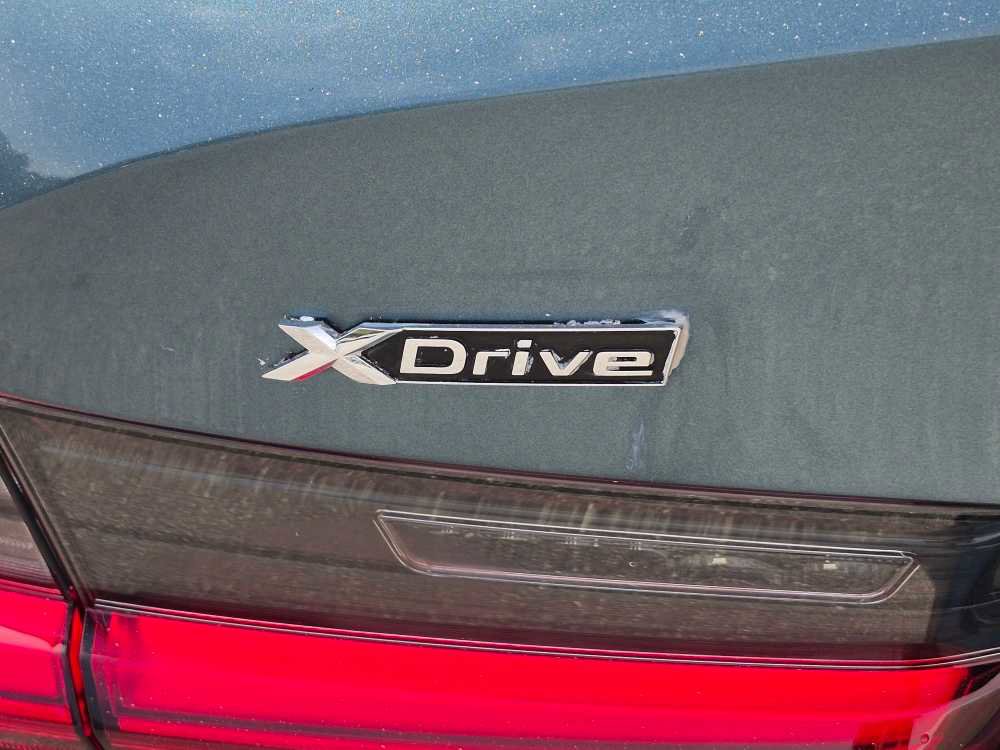 Used 2019 BMW 330i xDrive Sedan w/ Driving Assistance Package image 23