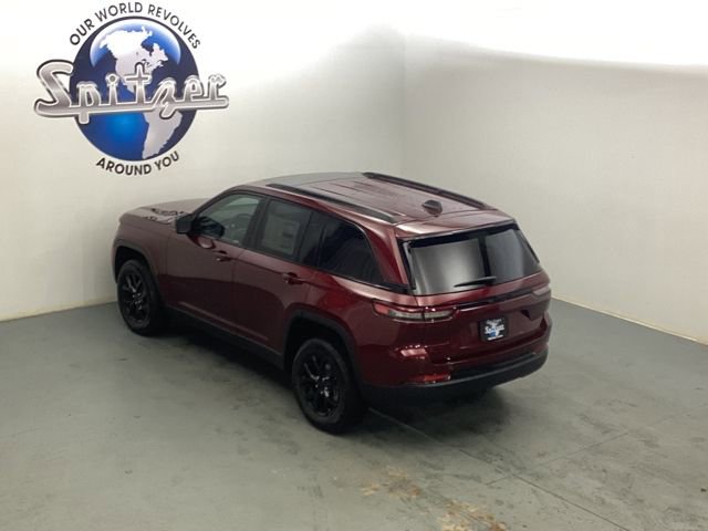 New 2025 Jeep Grand Cherokee Altitude image 14