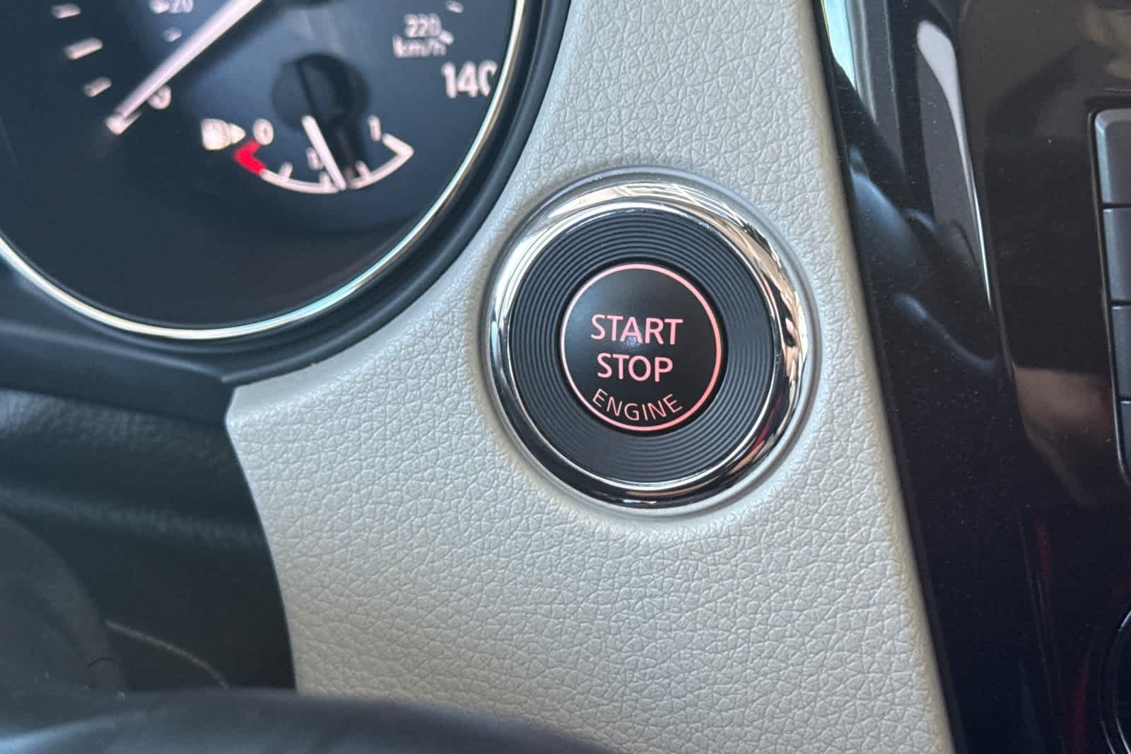 Used 2022 Nissan Rogue Sport SL AWD/4WD image 25