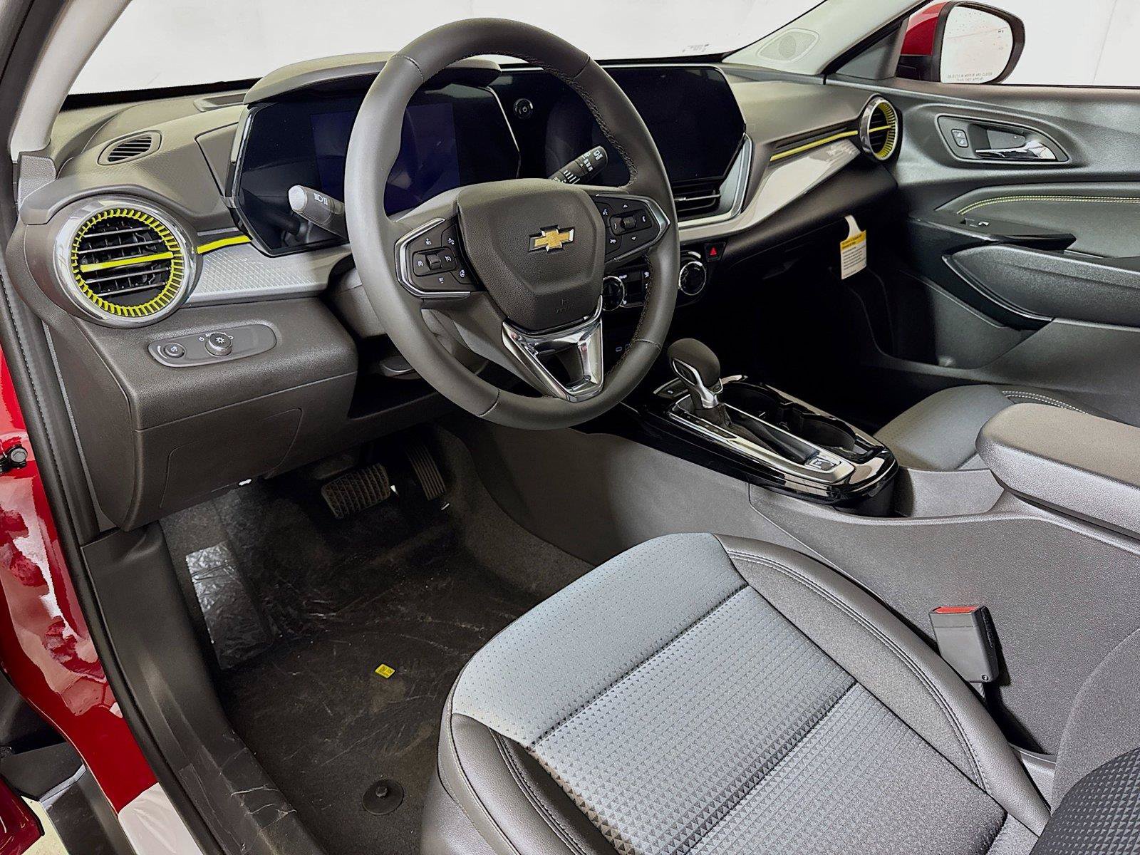 New 2026 Chevrolet Trax LT w/ Driver Confidence Package FWD image 5
