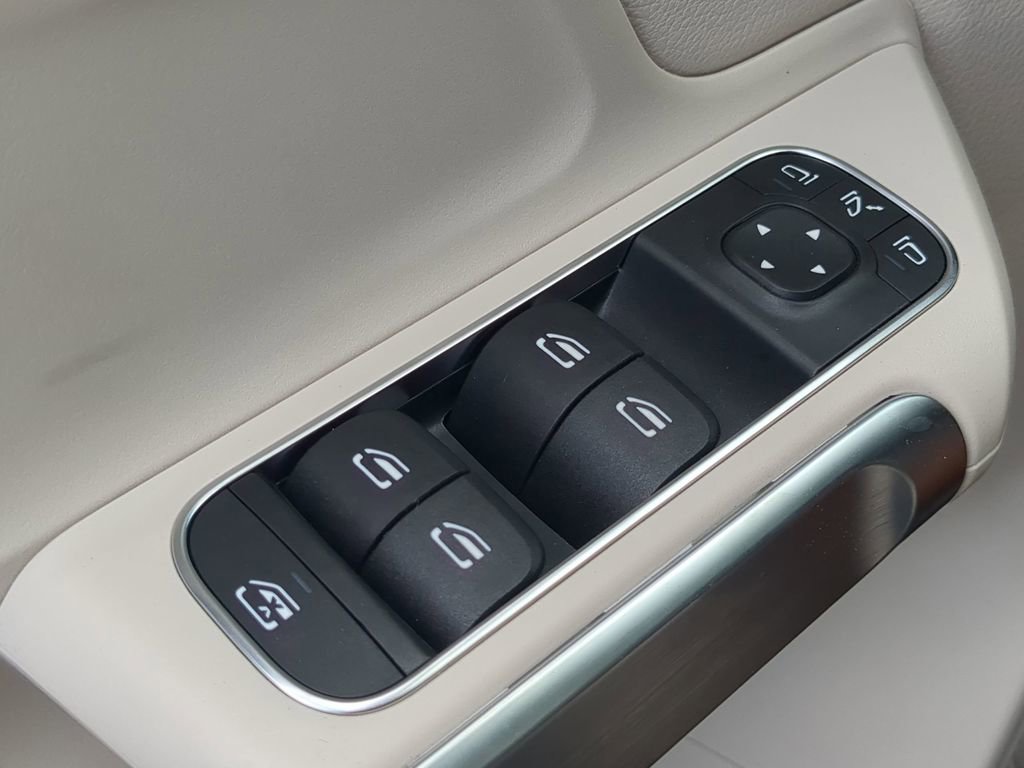 New 2025 Mercedes-Benz GLB 250 GLB 250 image 10