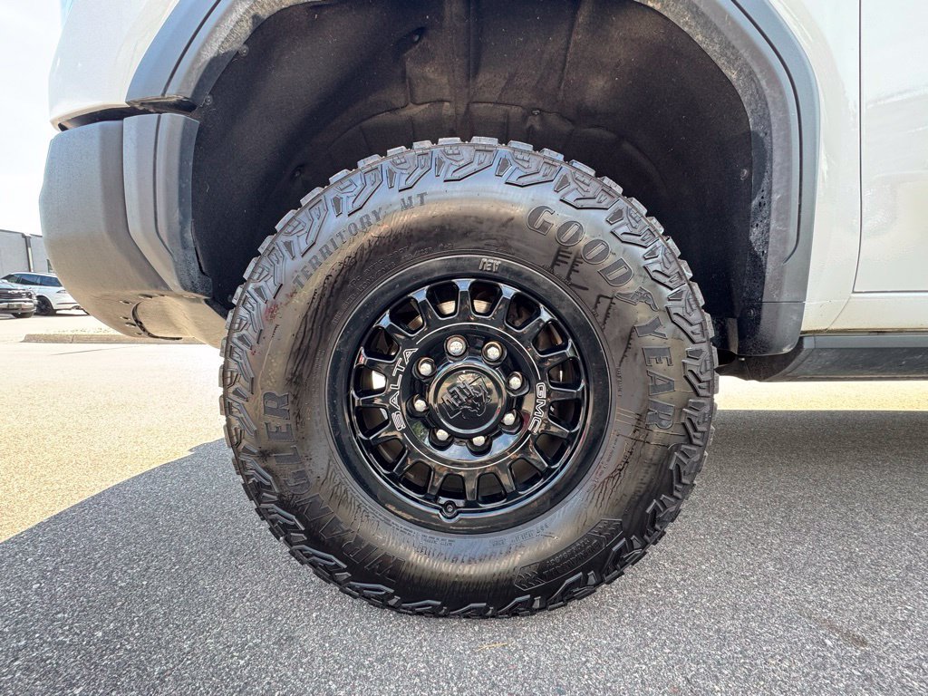 Used 2025 GMC Sierra 2500 AT4X w/ AT4X AEV Edition AWD/4WD image 16