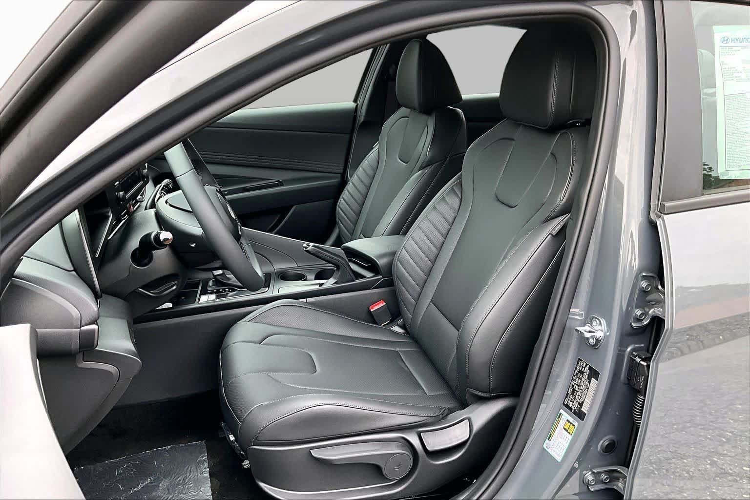 New 2026 Hyundai Elantra SEL Sport FWD image 15