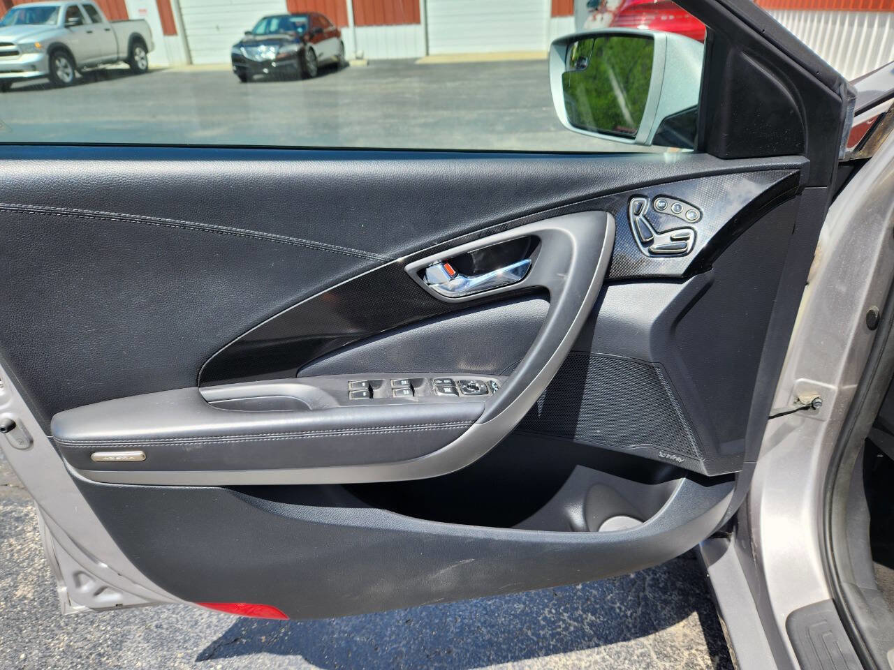 Used 2014 Hyundai Azera Limited w/ Option Group 02 FWD image 18